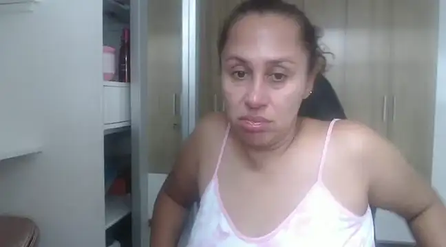 RoxanaLove9 online show from February 19, 9:14 pm