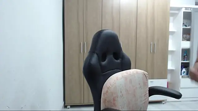 RoxanaLove9 online show from November 16, 10:04 pm