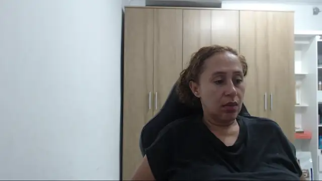 RoxanaLove9 online show from March 29, 2:11 am