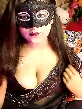 Snapshot of Hottyalia chatting on December 12, 7:04 pm Hottyalia online show from December 12, 7:04 pm