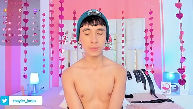 Snapshot of Thayler_jones chatting on February 24, 2:26 pm Thayler jones online show from February 24, 2:26 pm