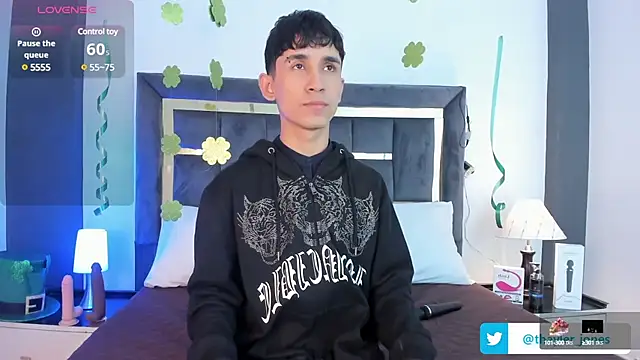 Snapshot of Thayler_jones chatting on March 18, 11:19 am Thayler jones online show from March 18, 11:19 am