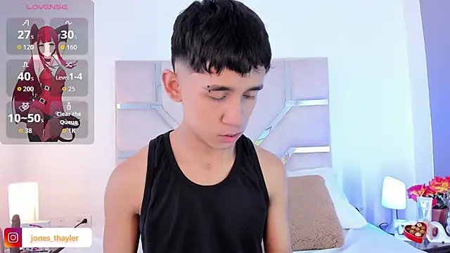 Snapshot of Thayler_jones chatting on November 29, 11:13 am Thayler jones online show from November 29, 11:13 am