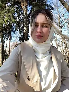 Snapshot of KikiWatson chatting on January 3, 8:43 am KikiWatson online show from January 3, 8:43 am