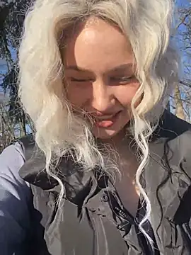 Snapshot of KikiWatson chatting on January 10, 8:07 am KikiWatson online show from January 10, 8:07 am