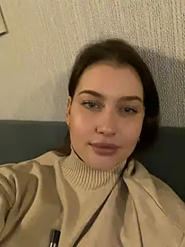 Snapshot of KikiWatson chatting on February 2, 11:08 am KikiWatson online show from February 2, 11:08 am