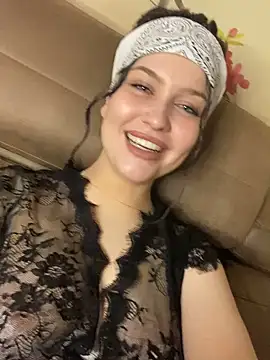 Snapshot of KikiWatson chatting on March 2, 6:19 pm KikiWatson online show from March 2, 6:19 pm