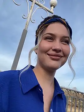 Snapshot of KikiWatson chatting on March 16, 5:03 am KikiWatson online show from March 16, 5:03 am