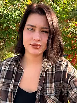 Snapshot of KikiWatson chatting on September 18, 6:04 am KikiWatson online show from September 18, 6:04 am