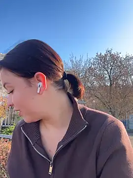 Snapshot of KikiWatson chatting on November 17, 7:03 am KikiWatson online show from November 17, 7:03 am