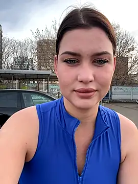 Snapshot of KikiWatson chatting on November 22, 7:07 am KikiWatson online show from November 22, 7:07 am