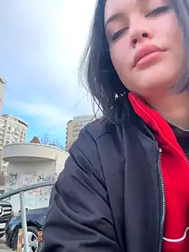 Snapshot of KikiWatson chatting on December 5, 7:06 am KikiWatson online show from December 5, 7:06 am