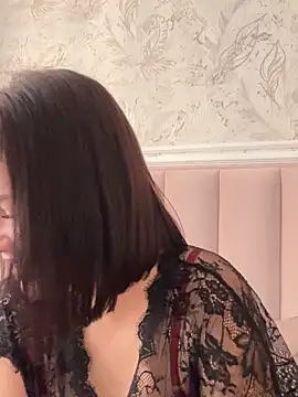 Snapshot of KikiWatson chatting on December 17, 7:58 am KikiWatson online show from December 17, 7:58 am