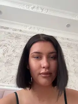 KikiWatson online show from February 6, 8:07 am