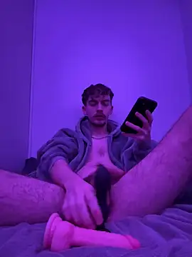 plumboyee online show from December 3, 10:18 pm