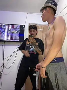 LatinBoysxxx online show from January 16, 11:37 pm