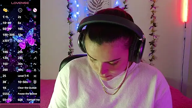 Snapshot of Nika_1_ chatting on February 6, 8:34 pm Nika 1 online show from February 6, 8:34 pm