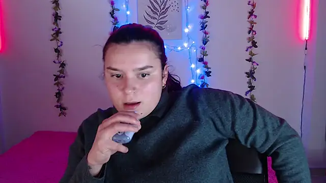 Snapshot of Nika_1_ chatting on February 12, 6:30 pm Nika 1 online show from February 12, 6:30 pm