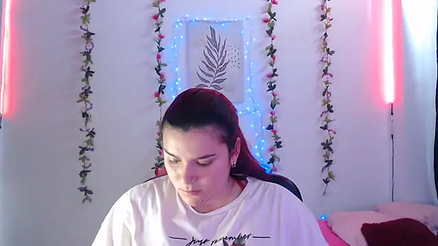 Snapshot of Nika_1_ chatting on February 15, 5:28 pm Nika 1 online show from February 15, 5:28 pm