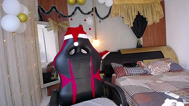 Snapshot of hera_divine chatting on December 4, 9:56 pm hera divine online show from December 4, 9:56 pm