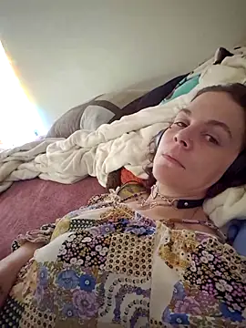 Snapshot of thatonespicychick chatting on December 23, 9:29 pm thatonespicychick online show from December 23, 9:29 pm