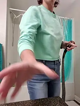 Snapshot of thatonespicychick chatting on January 4, 2:46 am thatonespicychick online show from January 4, 2:46 am