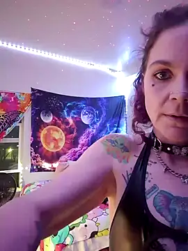 Snapshot of thatonespicychick chatting on January 4, 5:48 am thatonespicychick online show from January 4, 5:48 am