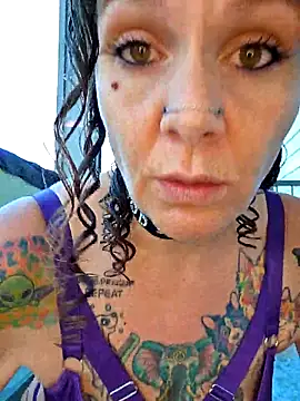 Snapshot of thatonespicychick chatting on September 14, 11:04 pm thatonespicychick online show from September 14, 11:04 pm