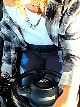 Snapshot of thatonespicychick chatting on September 15, 1:44 pm thatonespicychick online show from September 15, 1:44 pm