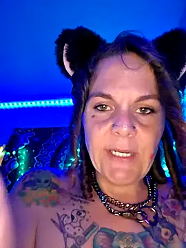 Snapshot of thatonespicychick chatting on September 23, 11:19 pm thatonespicychick online show from September 23, 11:19 pm