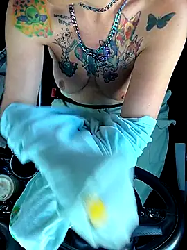 Snapshot of thatonespicychick chatting on September 30, 2:00 pm thatonespicychick online show from September 30, 2:00 pm