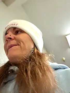 Snapshot of thatonespicychick chatting on December 2, 4:13 pm thatonespicychick online show from December 2, 4:13 pm