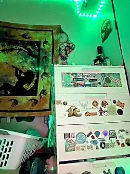 Snapshot of thatonespicychick chatting on December 21, 12:23 pm thatonespicychick online show from December 21, 12:23 pm