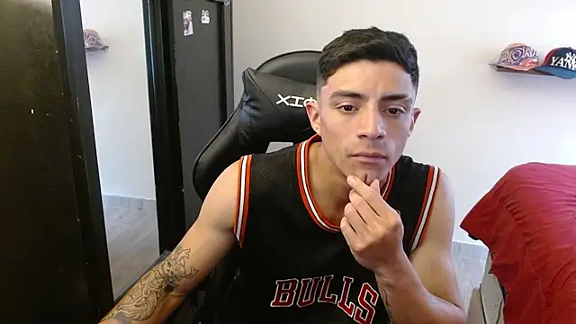 kv   xxx  online show from January 15, 4:33 pm