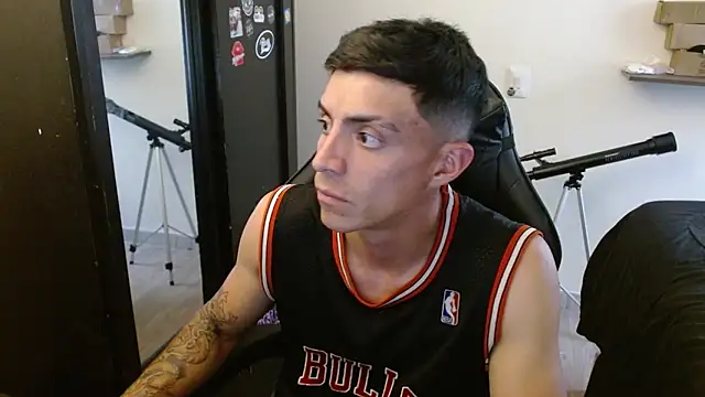 kv   xxx  online show from April 12, 6:02 pm