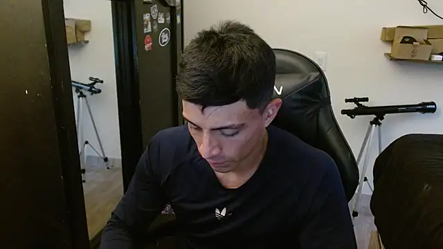 kv   xxx  online show from April 20, 10:33 pm