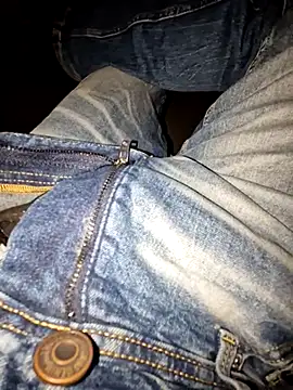 Snapshot of Landryyyyy chatting on December 26, 10:41 pm Landryyyyy online show from December 26, 10:41 pm