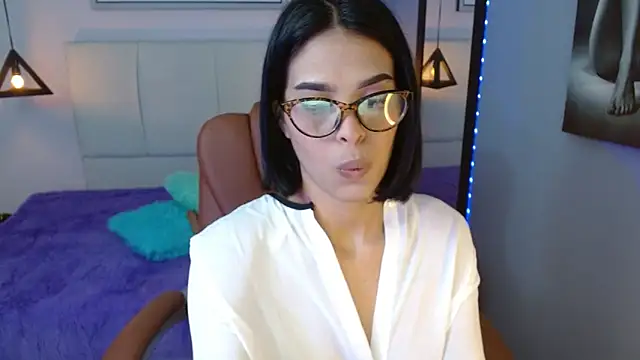 AlessiaVal  online show from February 13, 12:43 pm