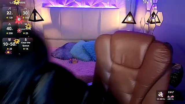 Snapshot of AlessiaVal_ chatting on November 20, 2:17 pm AlessiaVal online show from November 20, 2:17 pm