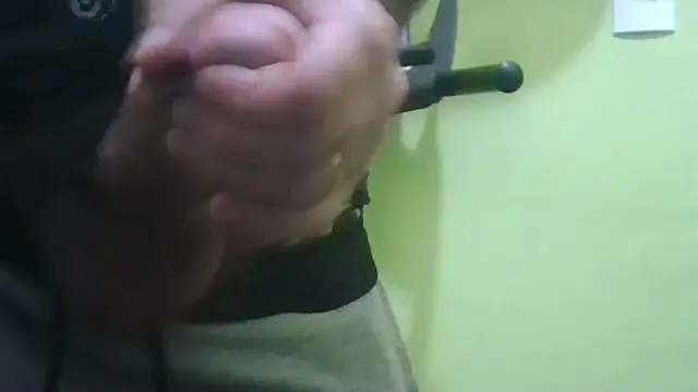 Snapshot of loganwolverine02 chatting on November 11, 1:00 pm loganwolverine02 online show from November 11, 1:00 pm