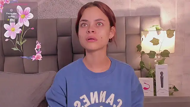 HannaRhodes online show from February 8, 2:05 pm