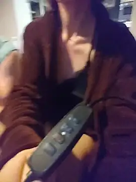 Snapshot of Cplhdef chatting on February 25, 8:51 pm Cplhdef online show from February 25, 8:51 pm