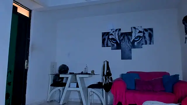 Snapshot of ray_long222 chatting on February 18, 1:18 pm ray long222 online show from February 18, 1:18 pm