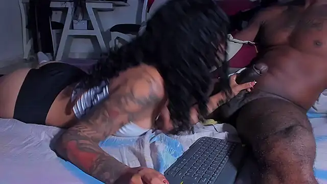 Snapshot of ray_long222 chatting on February 19, 8:43 am ray long222 online show from February 19, 8:43 am