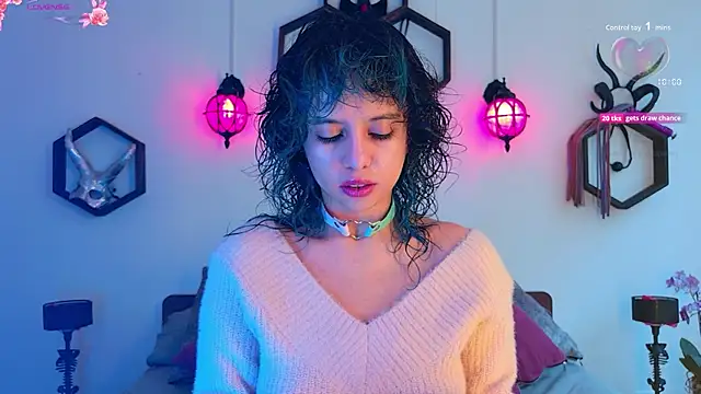 Snapshot of Sweet_Chaos chatting on November 16, 6:13 pm Sweet Chaos online show from November 16, 6:13 pm