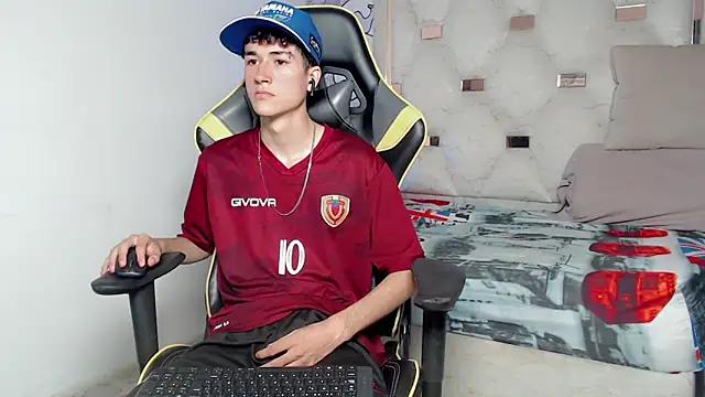 johnny cagee online show from September 10, 7:30 am