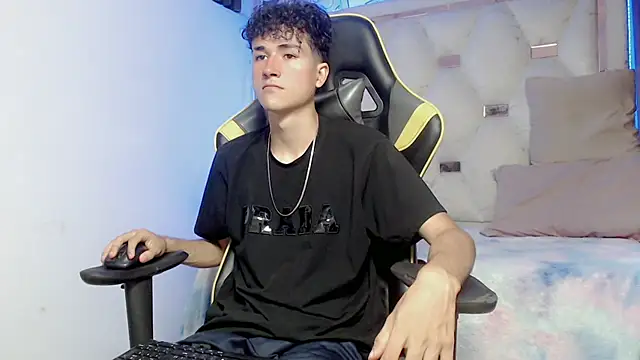 johnny cagee online show from November 12, 4:57 am