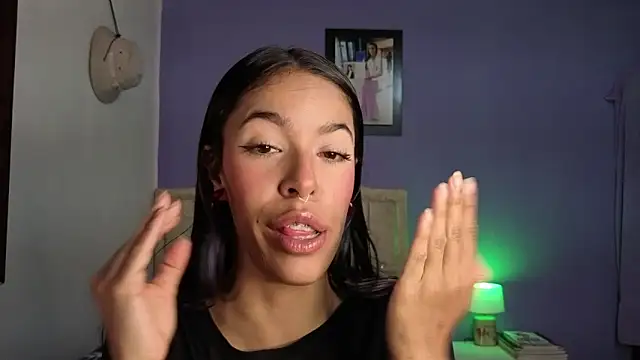 stephania t online show from April 14, 3:40 pm