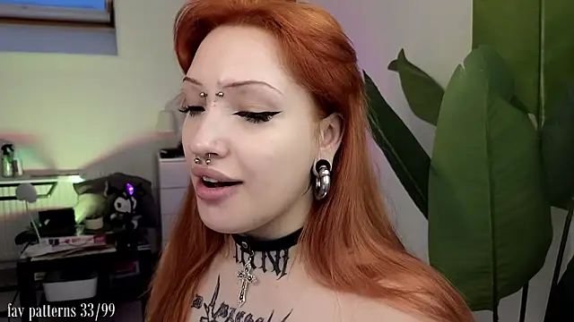 violetviolator online show from March 13, 4:49 am