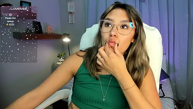  Sophie  miller online show from May 25, 8:04 pm